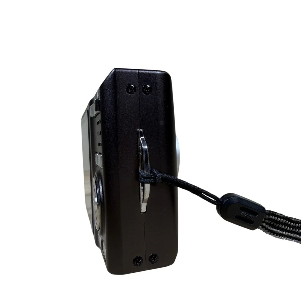 Nikon Coolpix‎ S550 10MP Digital Camera Bundle Charcoal Gray w/Charger + Battery
